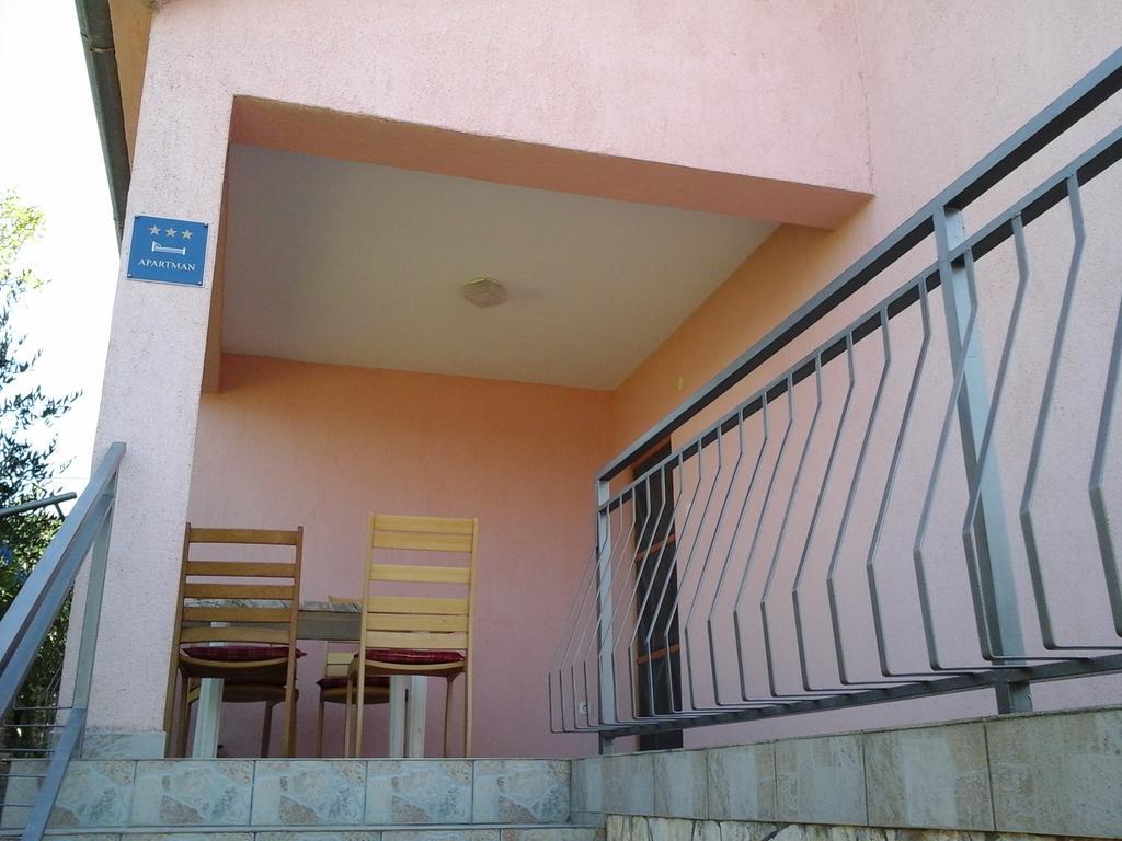 Apartment Vrulje Gornji Karin Exterior photo